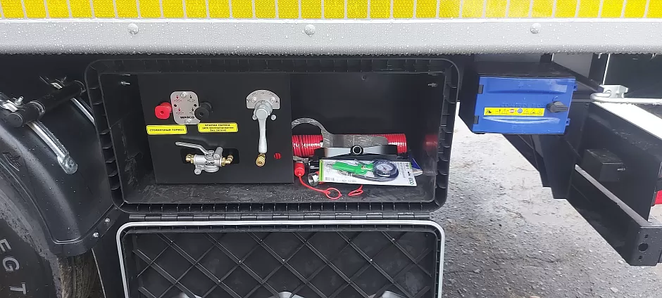 Полуприцеп с подвижным полом  sat150 