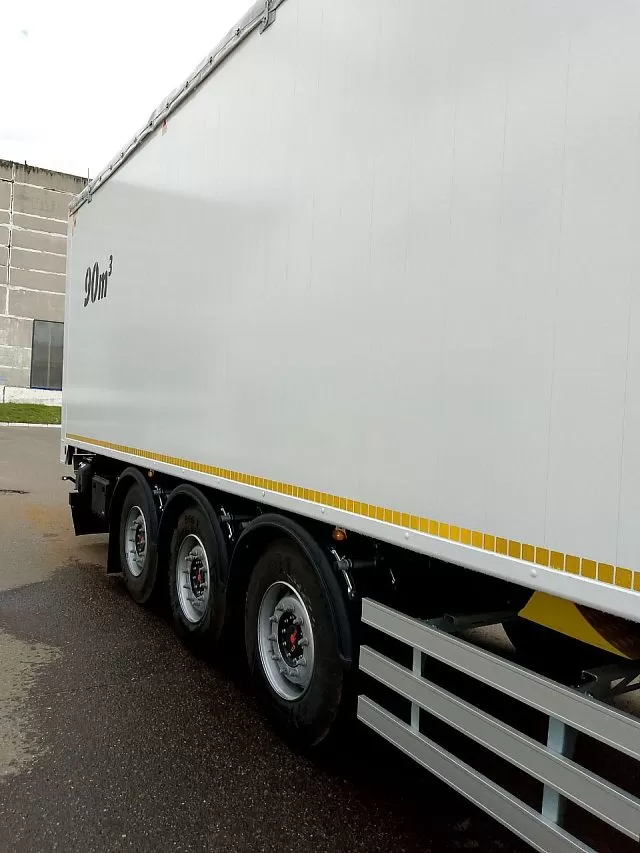 Полуприцеп с подвижным полом  sat150 