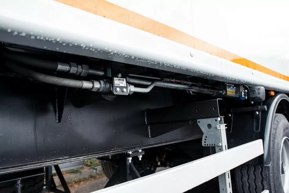 Полуприцеп с подвижным полом  sat150 