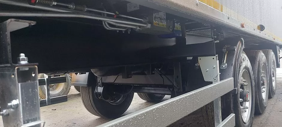 Полуприцеп с подвижным полом  sat150 