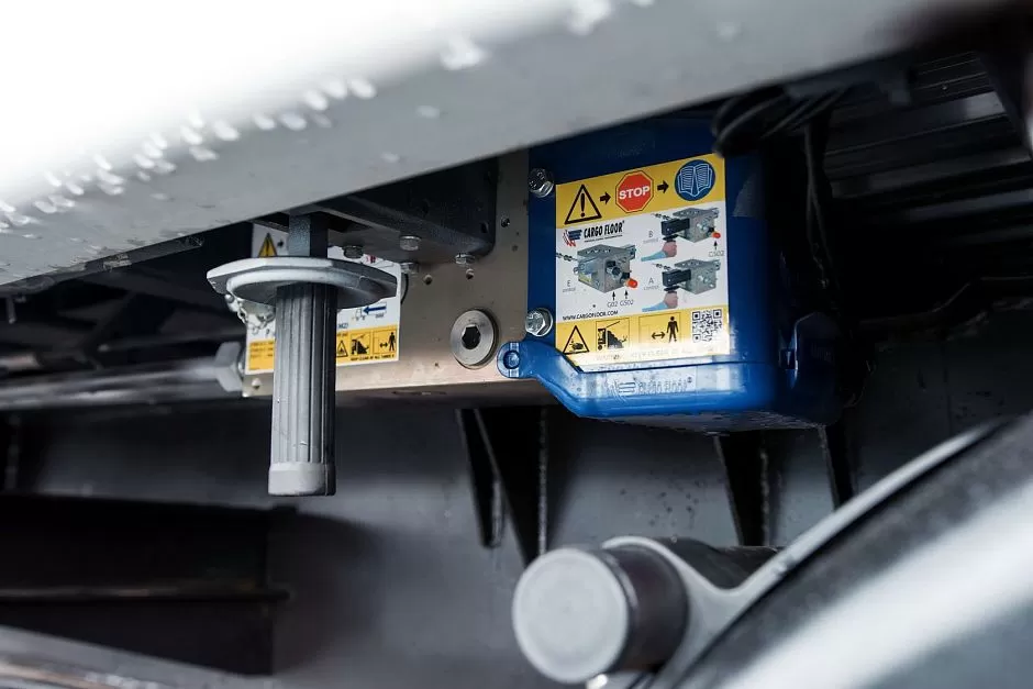 Полуприцеп с подвижным полом  sat150 