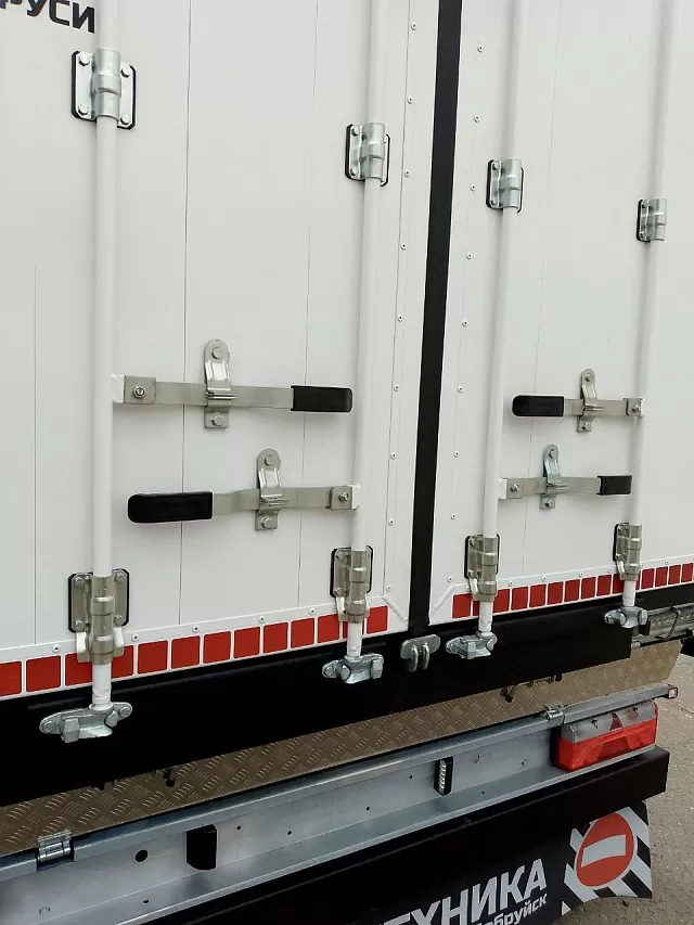 Полуприцеп с подвижным полом  sat150 